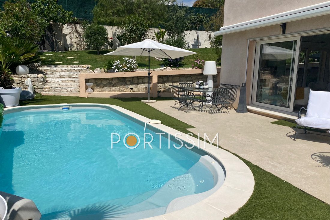 Villa in Centre du Village, La Colle-sur-Loup, France 1 - 17837070