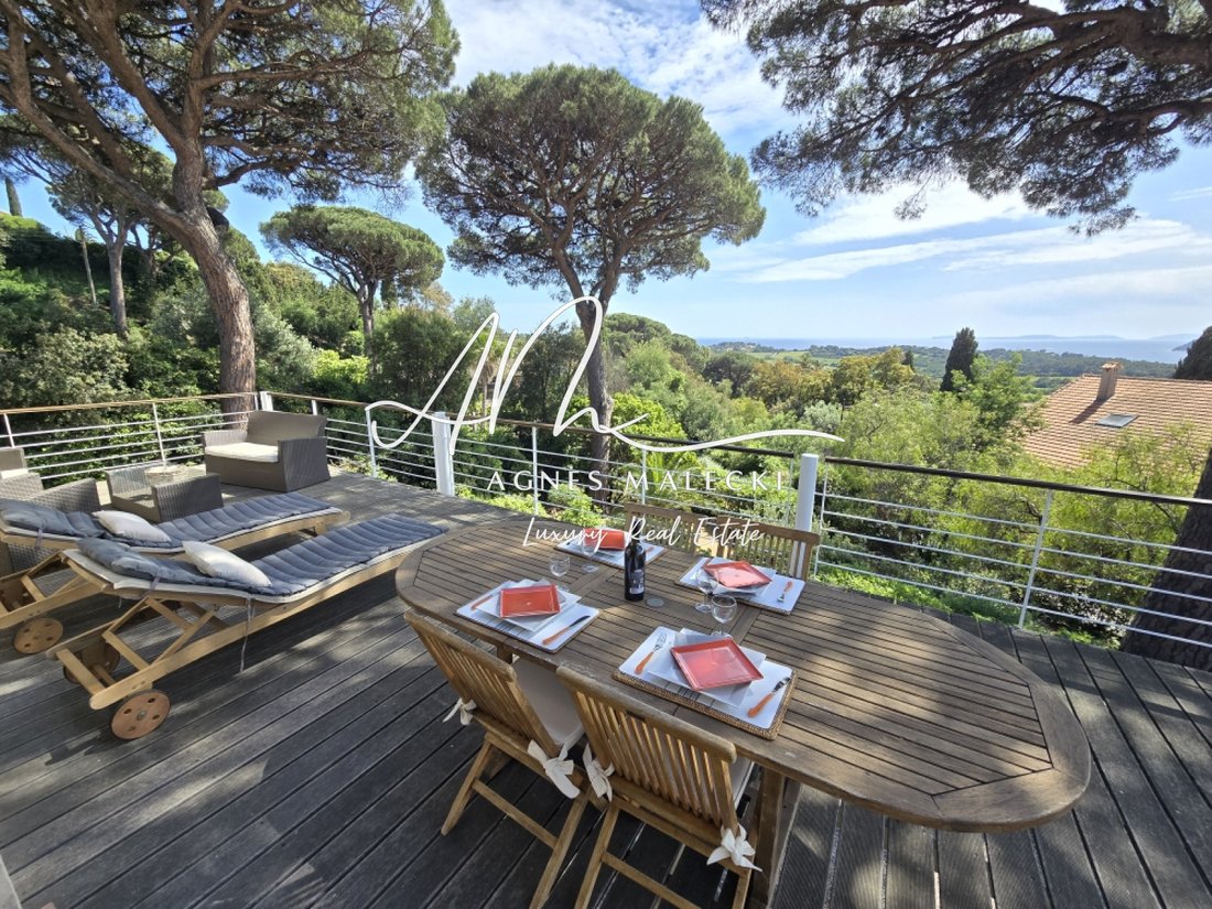 Estate in La Croix-Valmer, Provence-Alpes-Côte d'Azur, France 3 - 17837107