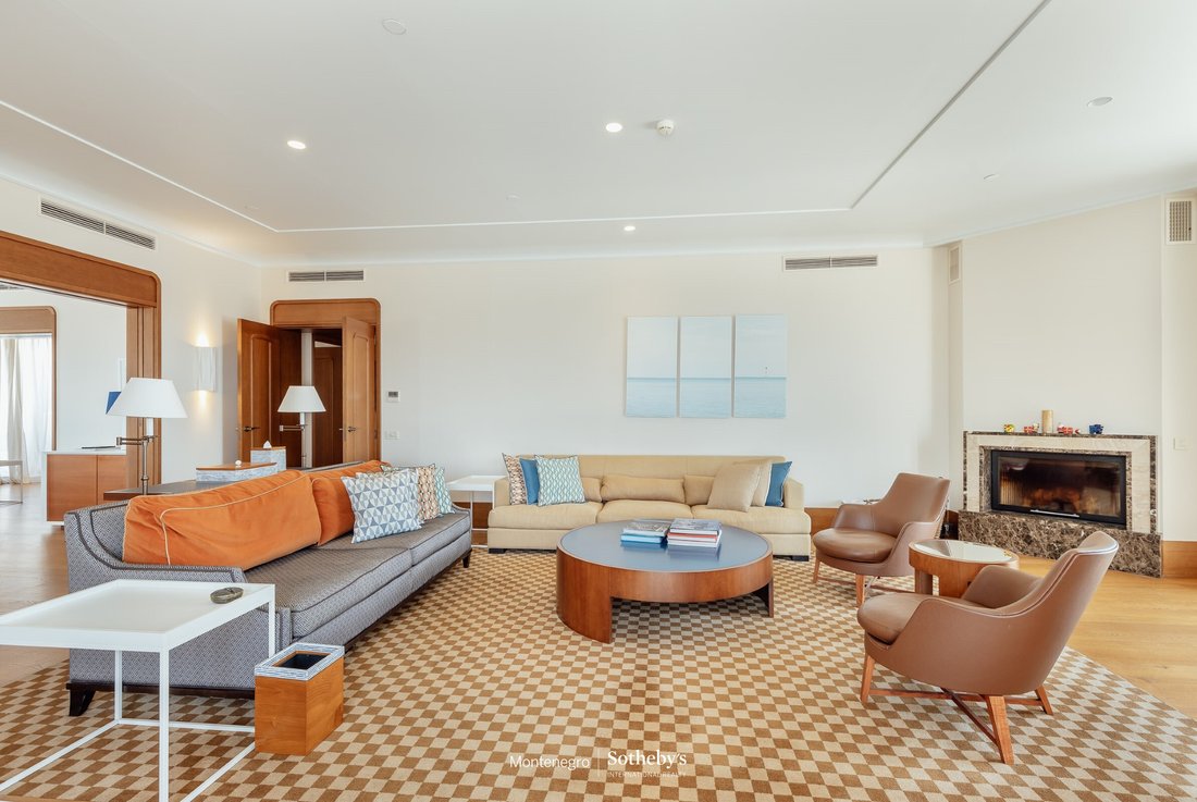Apartment in Tivat, Tivat Municipality, Montenegro 3 - 17837516