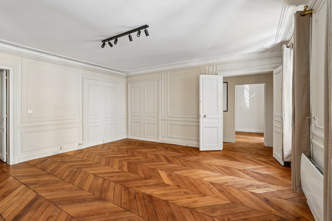 Apartment in Saint Philippe du Roule, Paris 8e Arrondissement, Paris 4 - 17094594