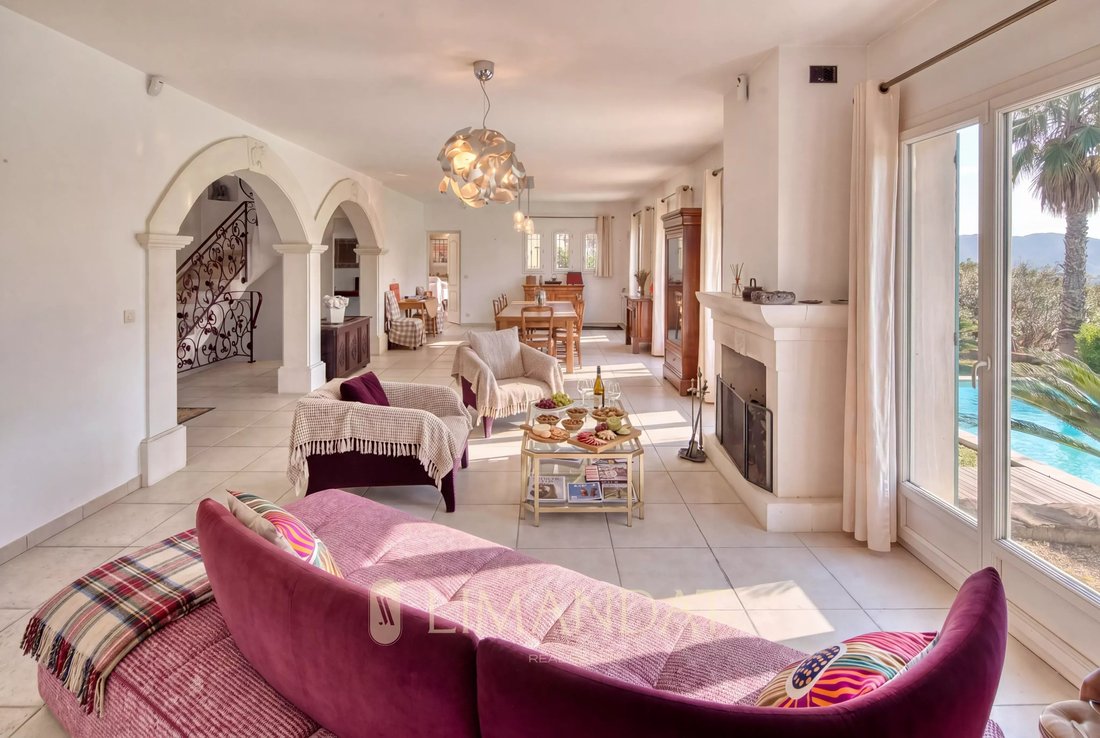 Estate in Mougins, Provence-Alpes-Côte d'Azur, France 3 - 17837558
