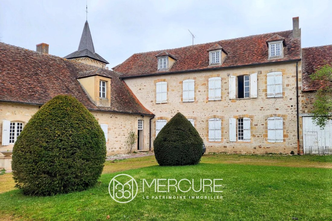 Castle in Haut-Bocage, Auvergne-Rhône-Alpes, France 3 - 17837488