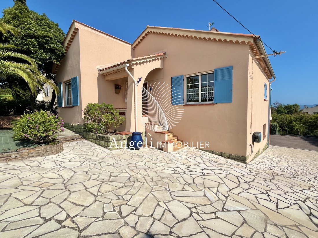 Villa in Frejus, Provence-Alpes-Côte d'Azur, France 1 - 17839615