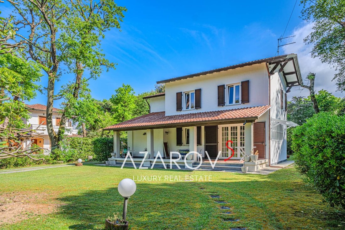 Villa in Ronchi, Massa, Italy 4 - 17830555