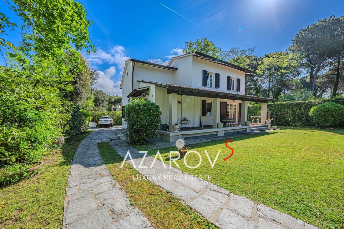 Villa in Ronchi, Massa, Italy 5 - 17830555