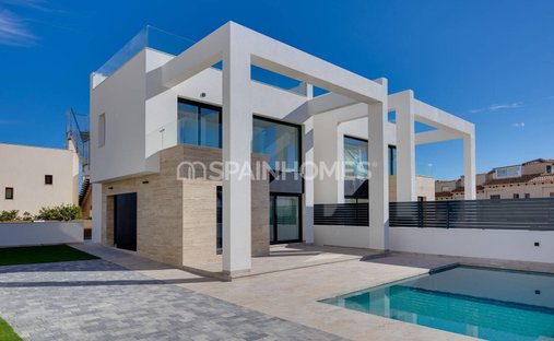 Villa in Torrevieja, Valencian Community, Spain 1