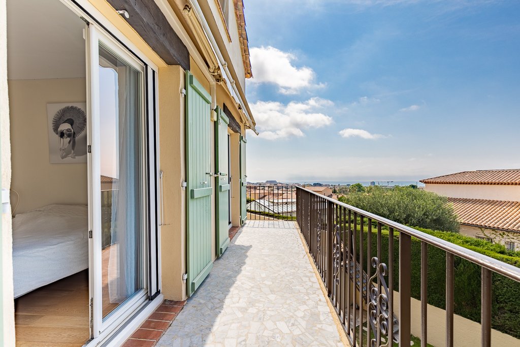 House in Val Fleuri-Les Gros Buaux, Cagnes-sur-Mer, France 2 - 17839904