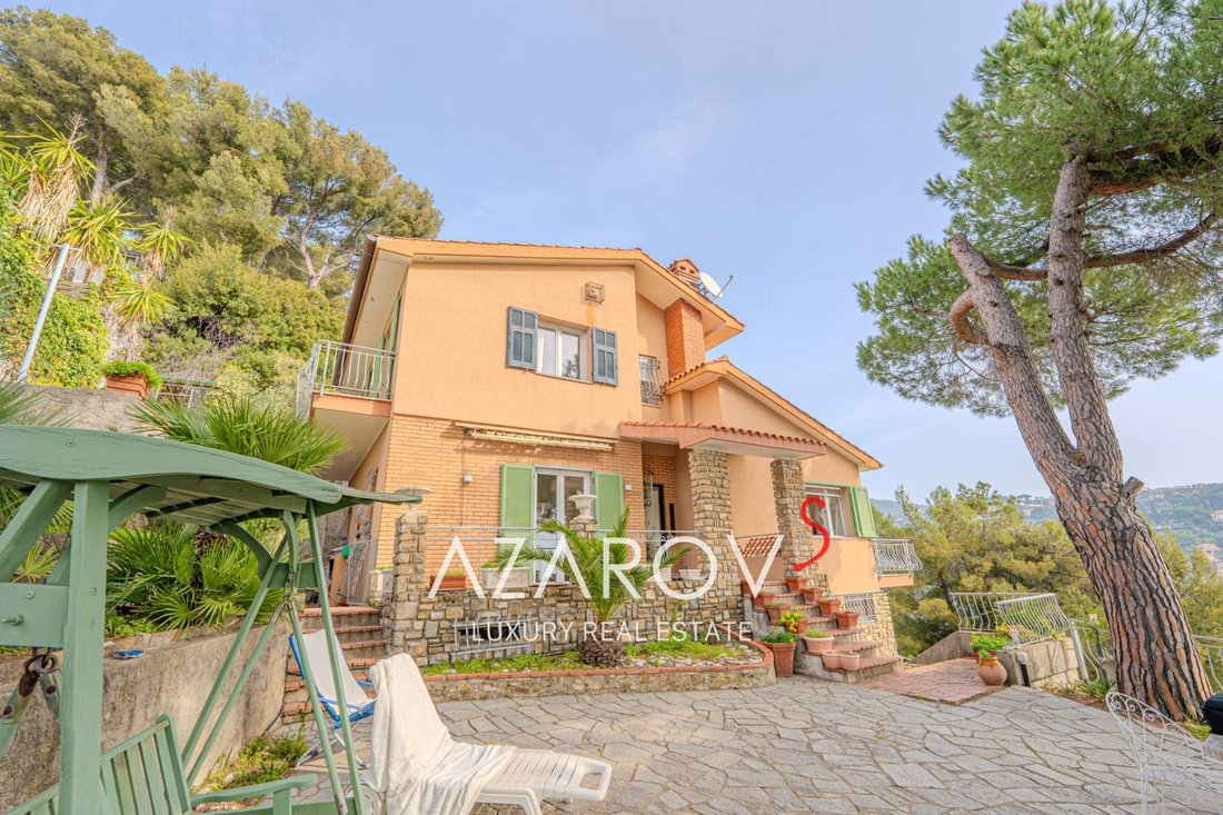 Villa in Bordighera, Liguria, Italy 1 - 17458996