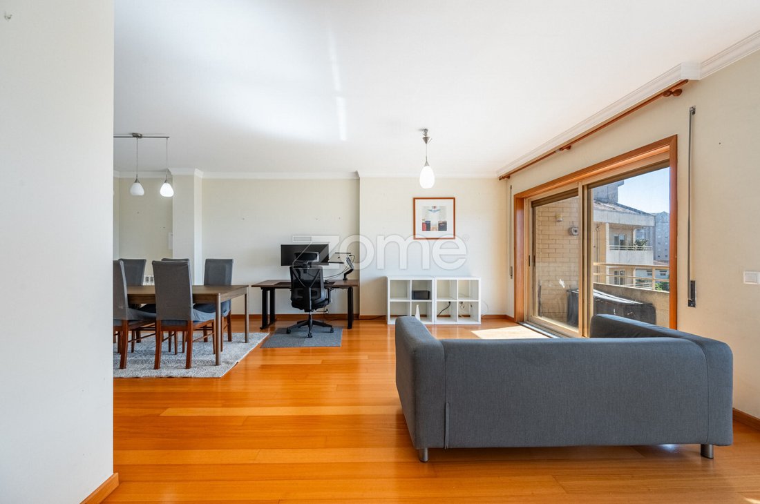 Apartment in Mafamude e Vilar do Paraiso, Porto District, Portugal 4 - 17840175