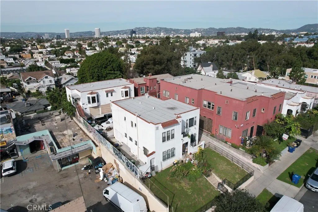 Los Angeles, California, United States 3 - 17094332