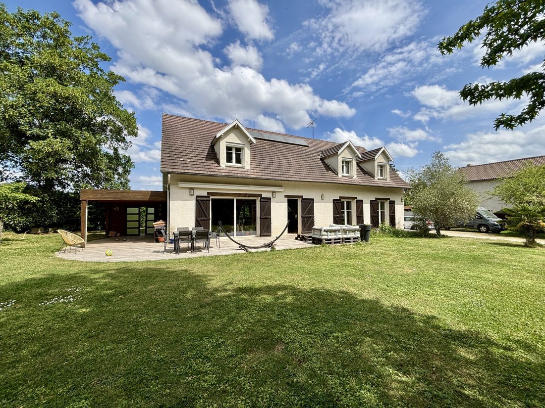 Villa in Poitiers, Nouvelle-Aquitaine, France 1 - 17840866
