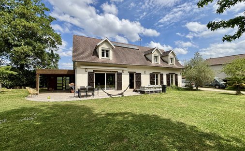 Villa in Poitiers, Nouvelle-Aquitaine, France 1