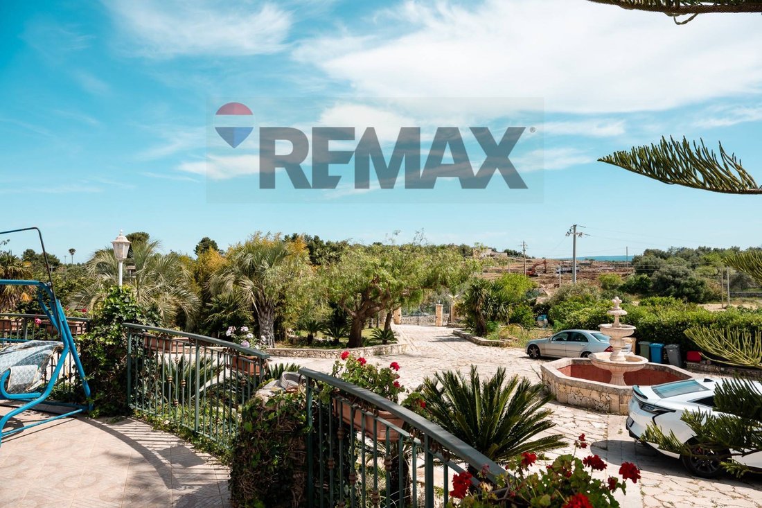 Villa in Solarino, Sicily, Italy 3 - 17699620