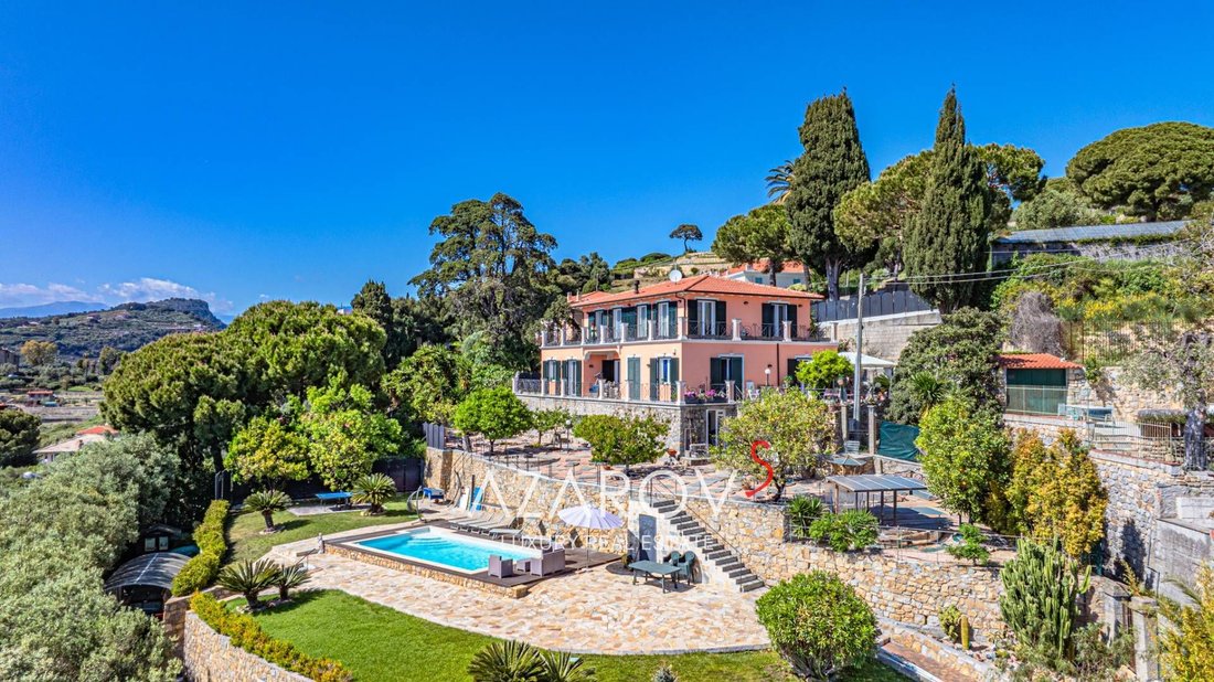 Villa in Bordighera, Liguria, Italy 1 - 17782547