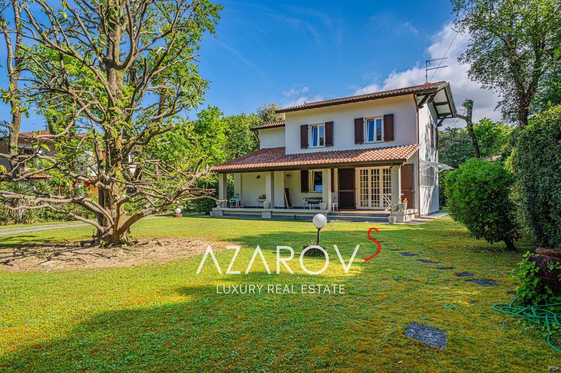 Villa in Ronchi, Massa, Italy 3 - 17830555