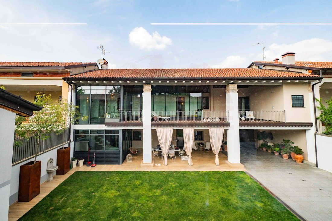 House in Rovato, Lombardy, Italy 3 - 17840751