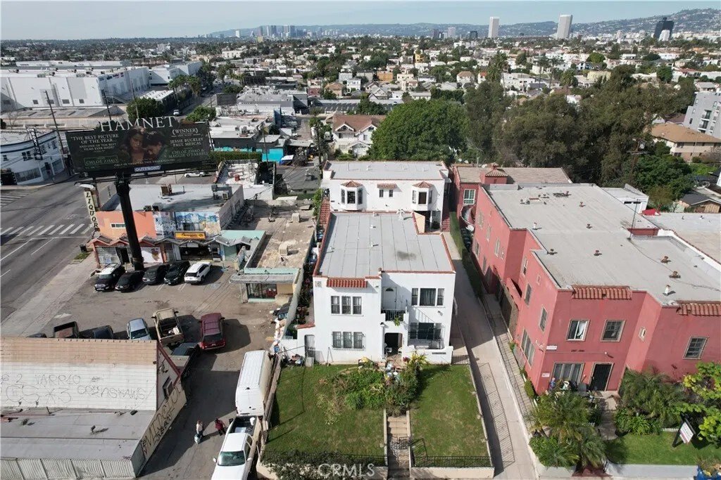 Los Angeles, California, United States 2 - 17094332