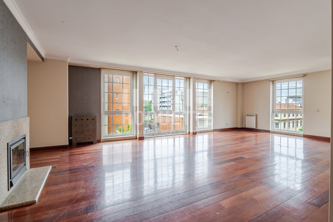 Apartment in Cedofeita, Santo Ildefonso, Se, Miragaia, Sao Nicolau e Vitoria, Porto District, Portugal 3 - 17335613