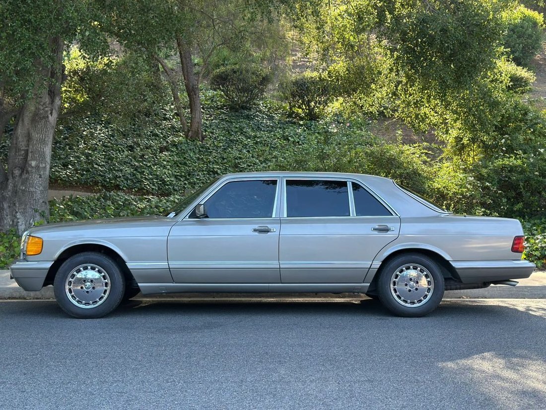 Sedan in Newbury Park, CA, United States 2 - 17285739