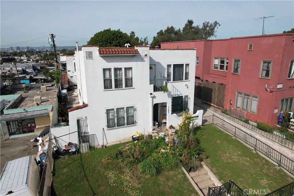 Los Angeles, California, United States 4 - 17094332