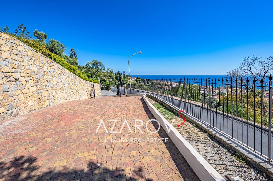 Villa in Bordighera, Liguria, Italy 2 - 17782547