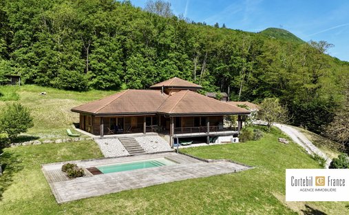 Villa a Chaumont, Auvergne-Rodano-Alpi, Francia 1