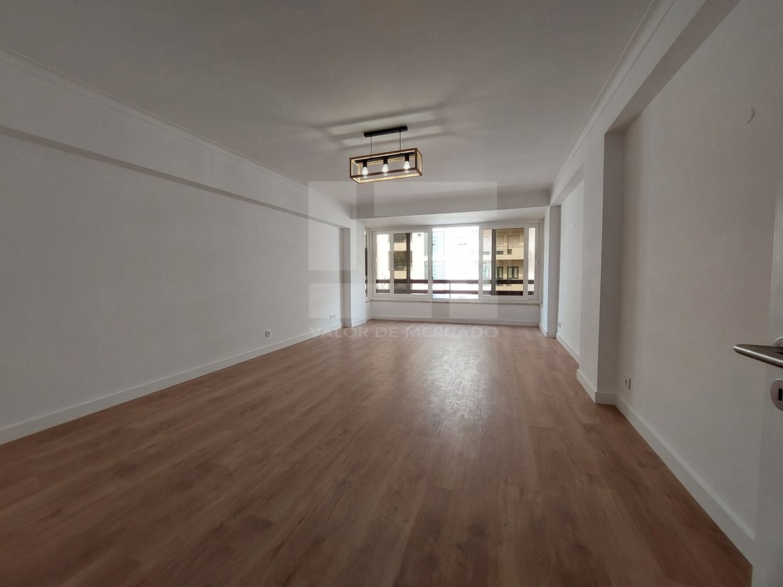 Apartment in Sao Domingos de Benfica, Lisbon, Portugal 5 - 17840141