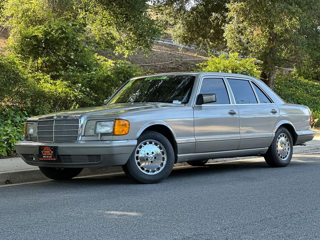 Sedan in Newbury Park, CA, United States 1 - 17285739