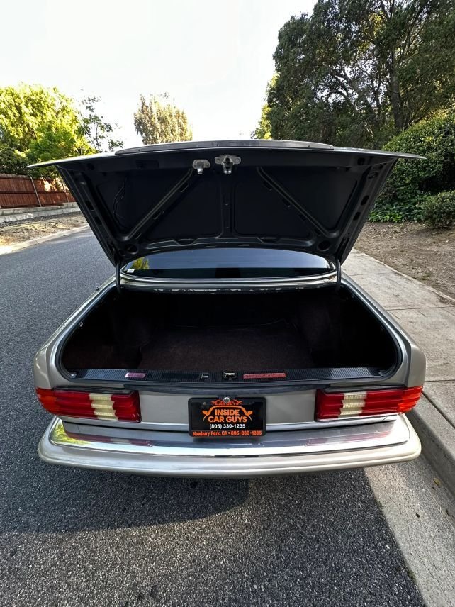 Sedan in Newbury Park, CA, United States 4 - 17285739