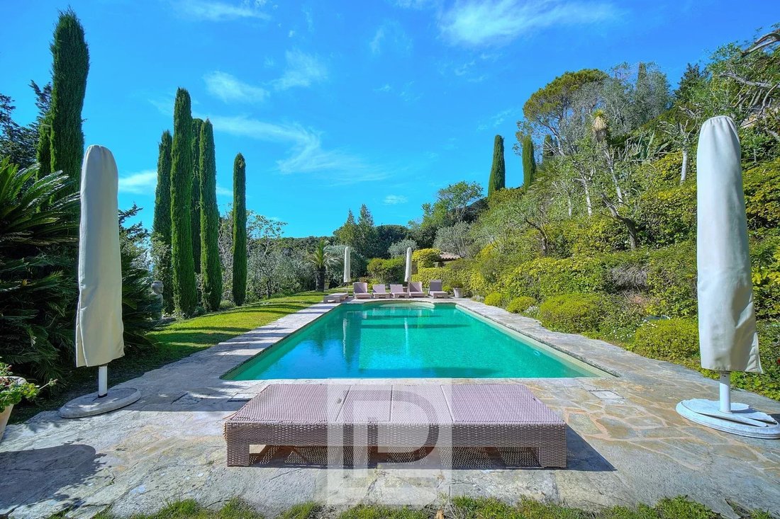 House in Mougins, Provence-Alpes-Côte d'Azur, France 2 - 13528002