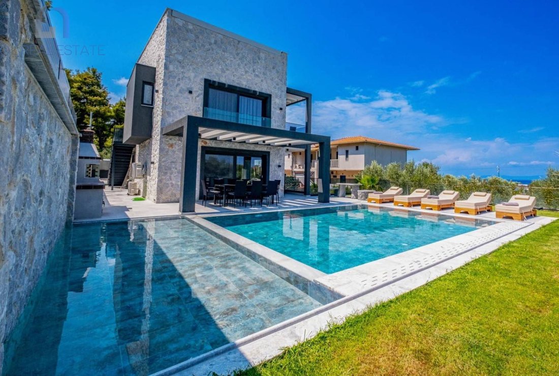 Villa in Pallini Municipal Unit, Macedonia and Thrace, Greece 1 - 17839653