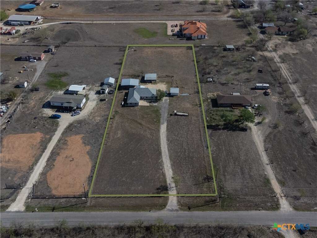 House in Lockhart, Texas, United States 1 - 17838432