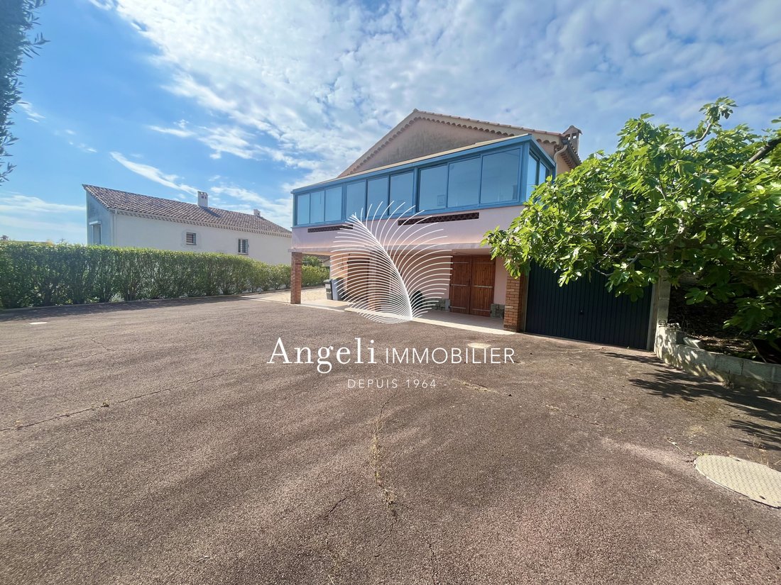 Villa in Frejus, Provence-Alpes-Côte d'Azur, France 2 - 17839615