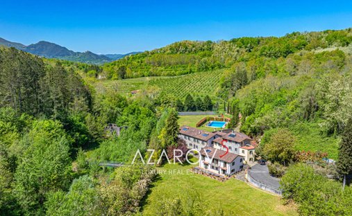 Villa in Fivizzano, Tuscany, Italy 1