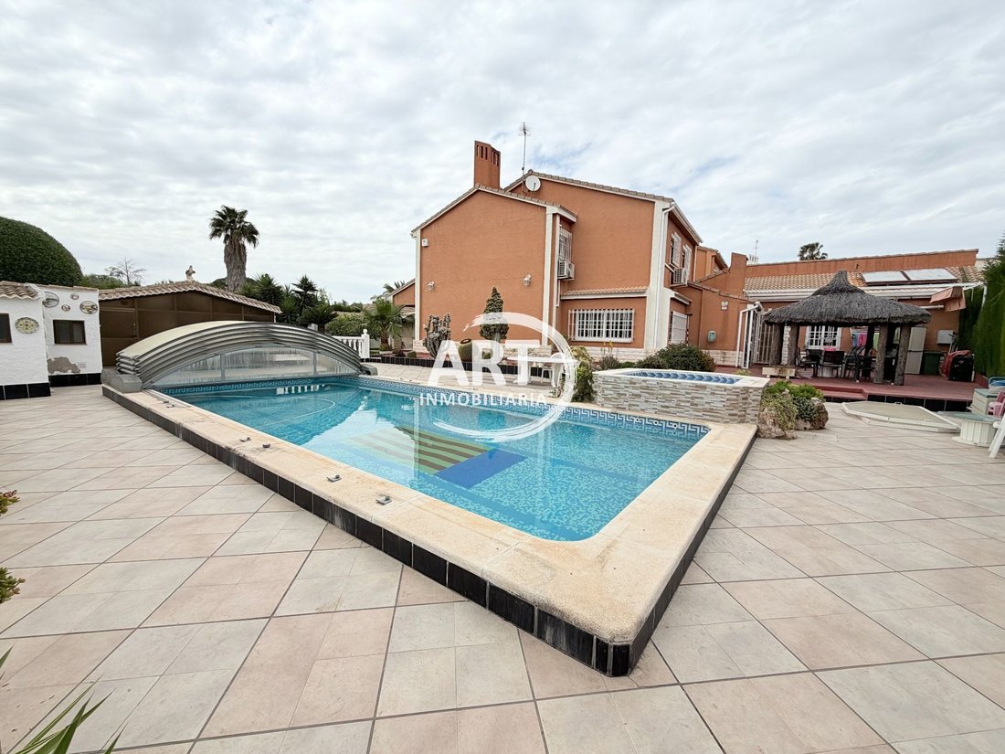 Chalet in San Antonio de Benageber, Valencian Community, Spain 1 - 17838254