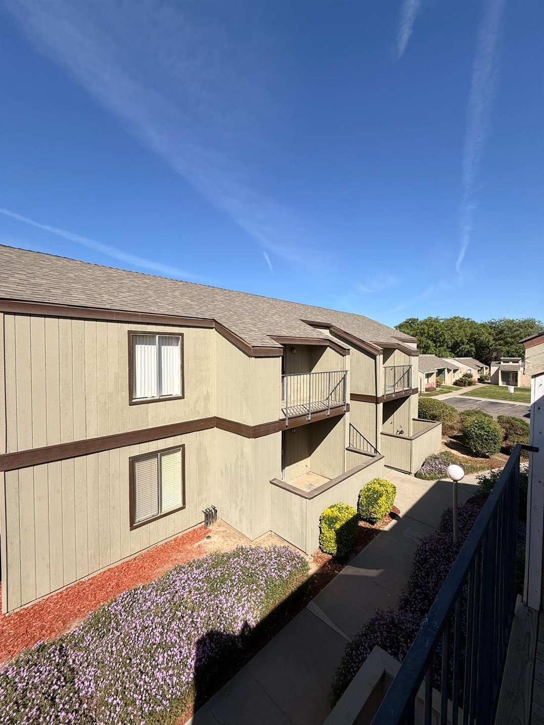 Coalinga, California, United States 5 - 17838129
