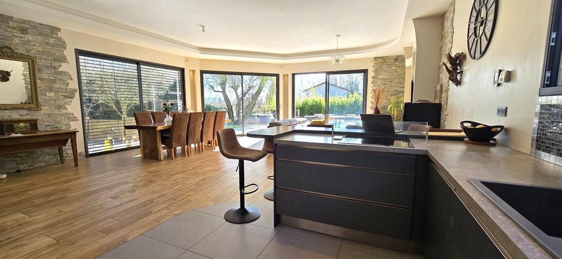 Villa in Priay, Auvergne-Rhône-Alpes, France 4 - 17839212