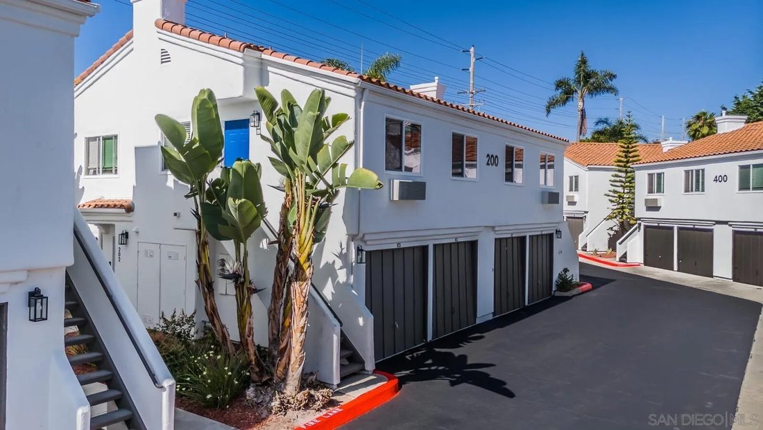 Encinitas, California, United States 4 - 17839261