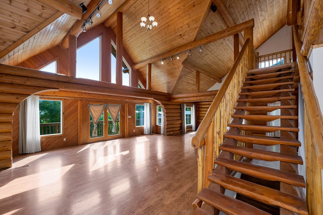House in Lake Cowichan, British Columbia, Canada 1 - 17839676