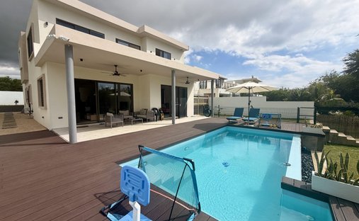 House in Cascavelle, Rivière Noire District, Mauritius 1