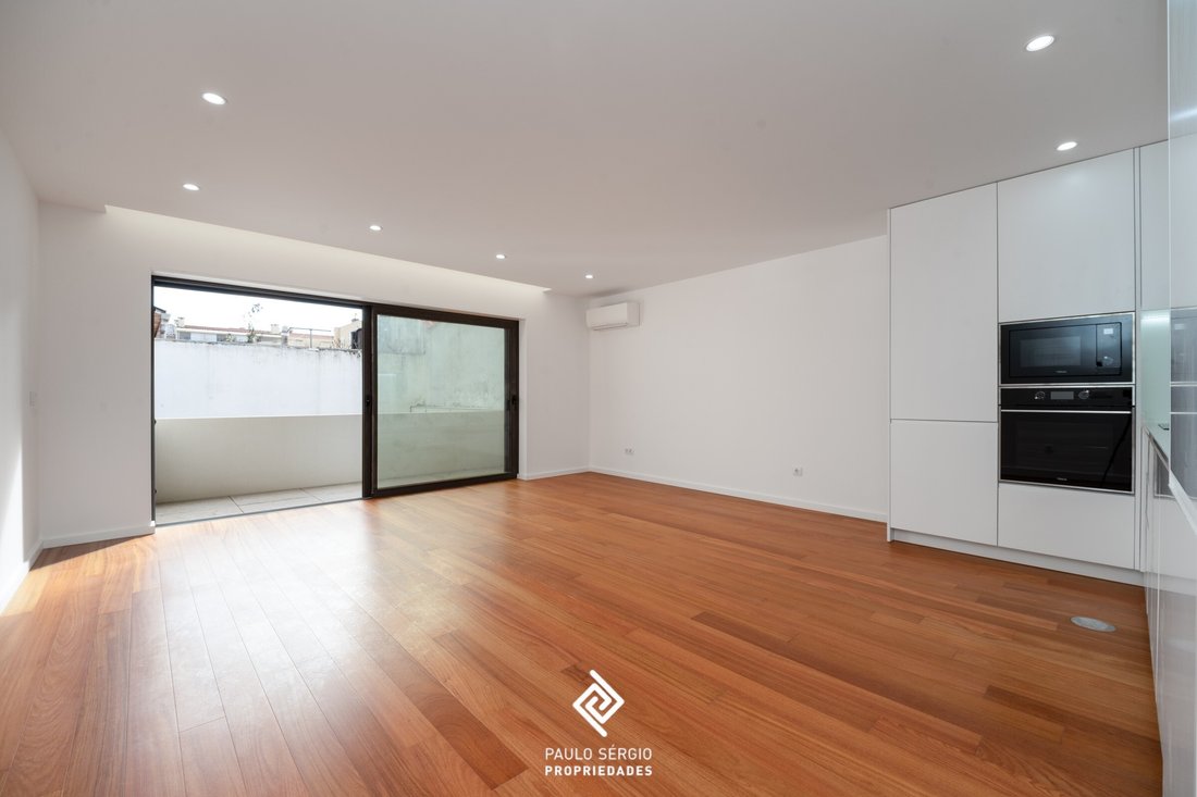 Apartment in Espinho, Aveiro District, Portugal 2 - 17840178