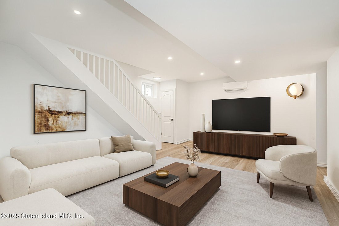 House in New York, New York, United States 5 - 17838130