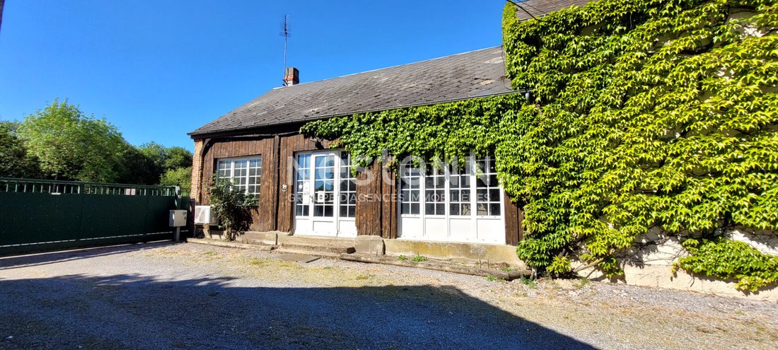 Sandillon, Centre-Val de Loire, France 2 - 17840035