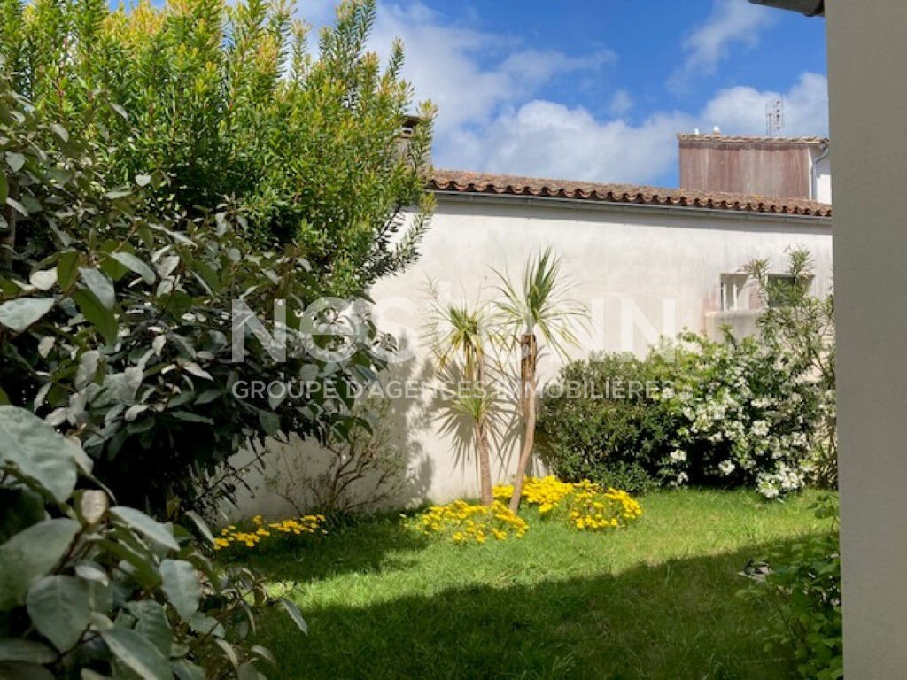 House in Saint-Martin-de-Ré, Nouvelle-Aquitaine, France 2 - 12307946