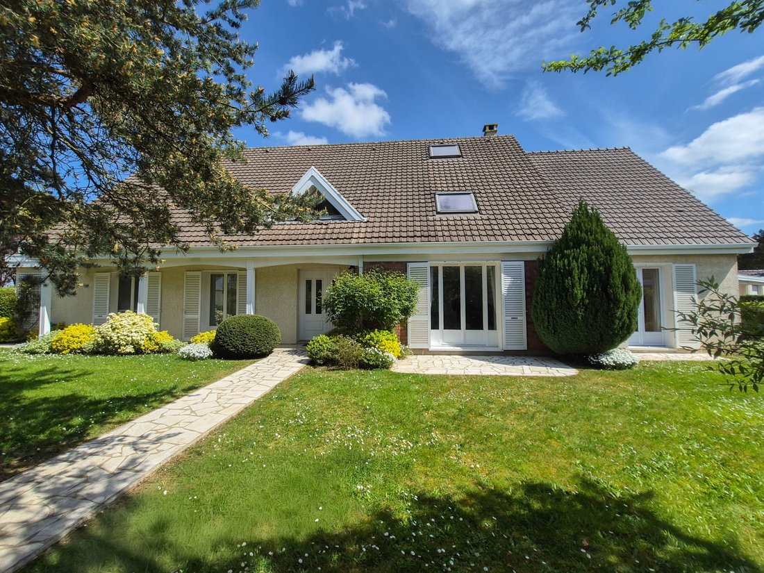 House in Gif-sur-Yvette, Ile-de-France, France 1 - 17839533