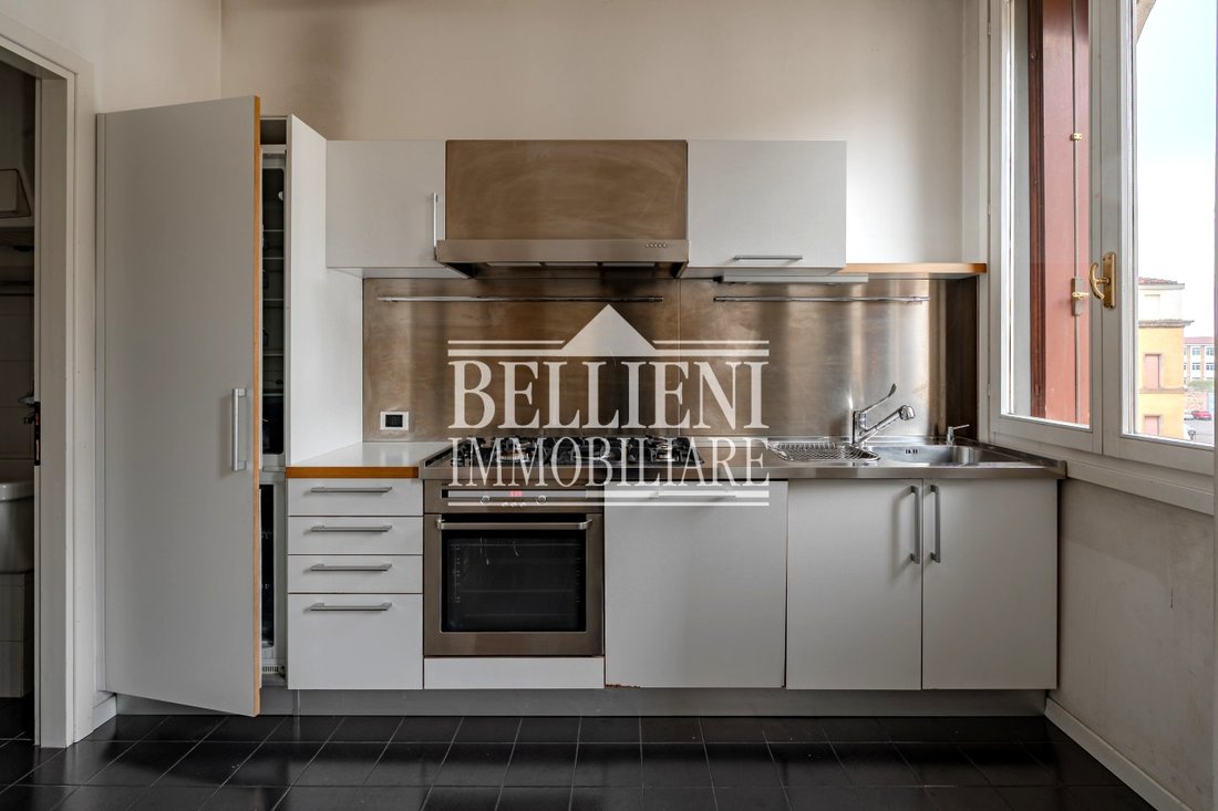 Apartment in Center, Vicenza, Veneto 4 - 17412351