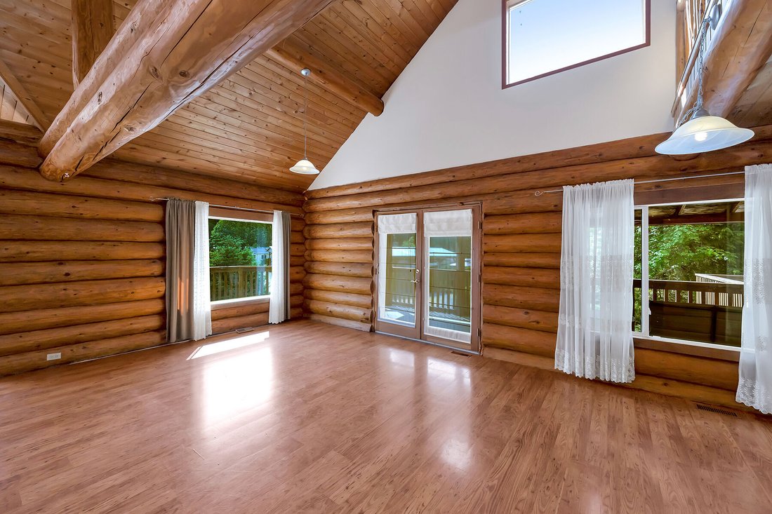 House in Lake Cowichan, British Columbia, Canada 5 - 17839676