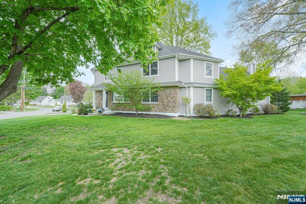 House in Wayne, New Jersey, United States 2 - 17840261