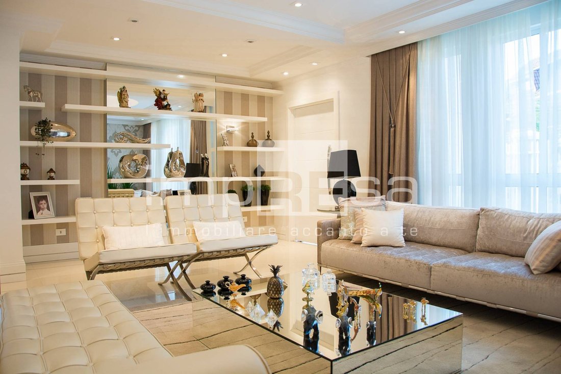 Apartment in Cathedral - Piazza dei Signori, Treviso, Italy 2 - 17840756