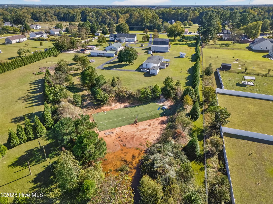 House in Benson, North Carolina, United States 3 - 17839094